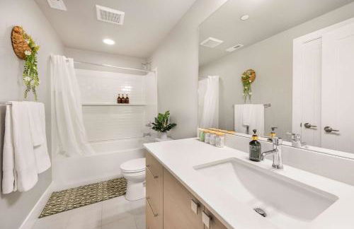 Modern Kirkland 4BR Family Oasis Kids Paradise - Photo 73