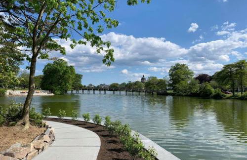 The Most Desired Summer Retreat with Private Pool Just 5 Minutes from the Beach - Foto 56