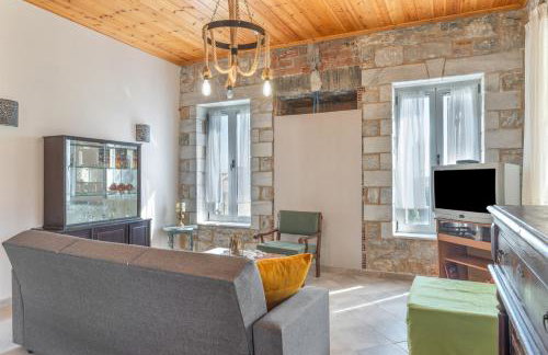 Angelina’s Stone Village House - Photo 15