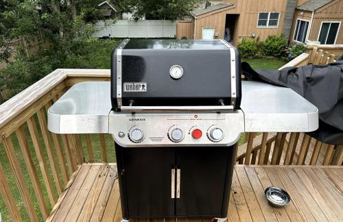 Hamptons Beach House, 5-minute walk to Bay Beach - Foto 17