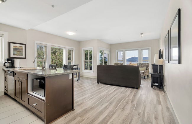 Harmony Haven 2BR Lakefront Suite - Photo 17