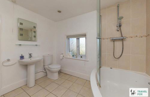 Rocester Rest close to Alton Towers & JCB, Netflix - Foto 17