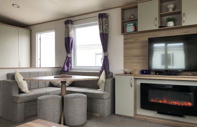 Excellent Caravan 2 Bedrooms Sleeps 6 - Foto 6