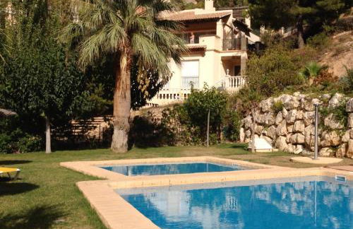 Altea Hills 3BR House with Private Garden - Photo 14