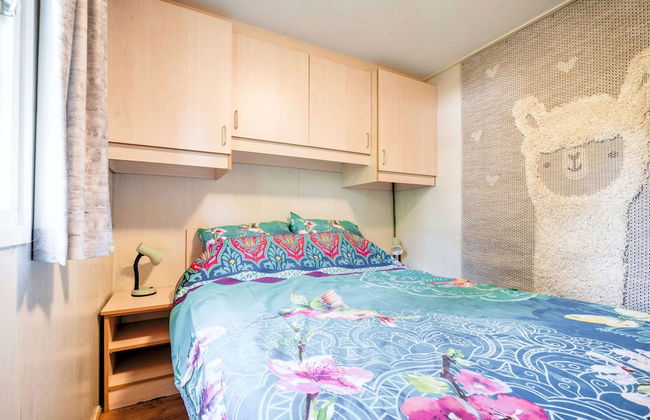 Chalet in Stegeren Near Hiking Trails - Photo 3