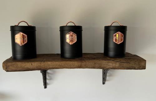 Luxury Spa Cabin with Outdoor Bath, Sauna & Fireplace - Foto 33