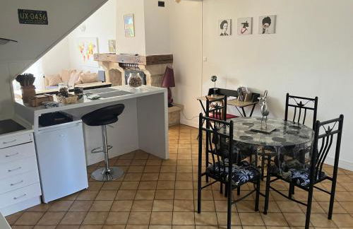 Jolie, cozy, confortable maison de ville au calme à 5min du centre de Verdun, parking devant la maison - Foto 8