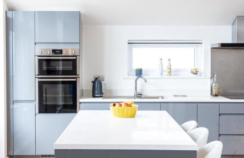 Waves Falmouth-hot tub games room very close to Swanpool beach and Falmouth GC - Foto 3