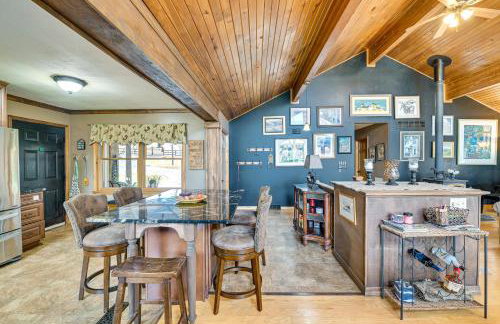 Beautiful and Unique Farmhouse 15 Mi to Saratoga - Foto 10