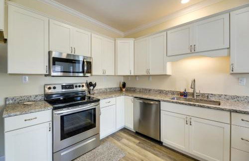 Emerald Isle Getaway with Decks and Beach Views! - Foto 9