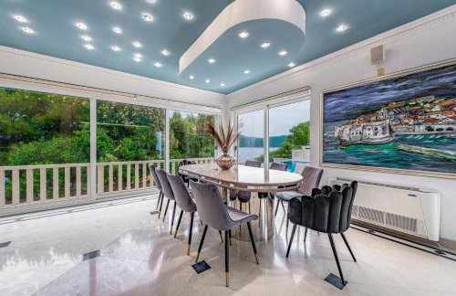 Villa Ragusea With a Private Beach - Photo 40