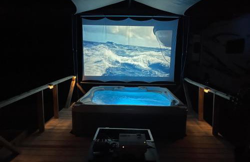 Wayne's Place-Hot tub, pet friendly. Close to HPU - Foto 2