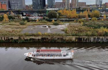 Lets Stay SA Manchester I 2Bed 2Bath l Waterfront l Private Balcony I Relaxing Retreat I Great Location - Foto 48