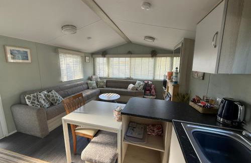 Cosy cabin in Milford on Sea Full Passes included - Foto 5