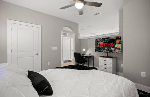 1 Bed Self Check-in pool Gym 30 plus Day Stays - Foto 23