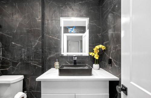 Cozy 1BR King Bed with Pool and Free Park - Foto 8