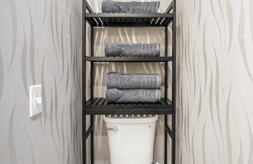 Waterfront Luxe 3BR, Pool, Hot Tub & Dock - Foto 31