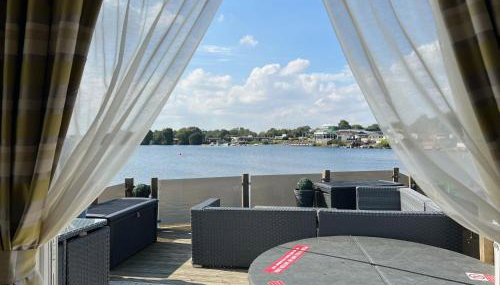Lake View with Private Hot Tub at Tattershall Lakes - Foto 1