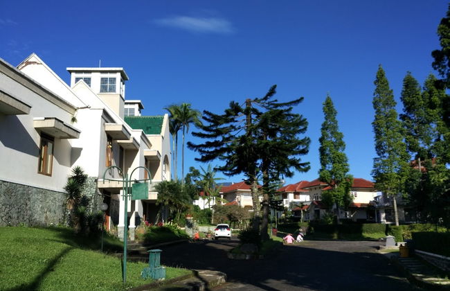 Villa Sabrina Bumi Ciherang - Photo 16