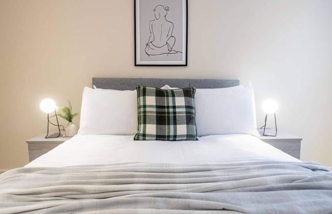 Luxe One Bed W/city View Near Ipswich Waterfront - Photo 1