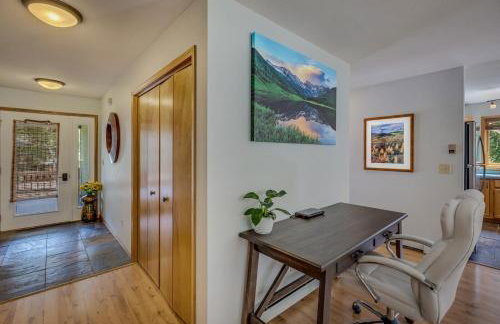 Happy Home - Cozy Retreat With Deck Near Downtown Carbondale - Foto 17