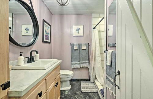 Redwoods Cabin with Hot Tub Walk to Russian River! - Foto 22