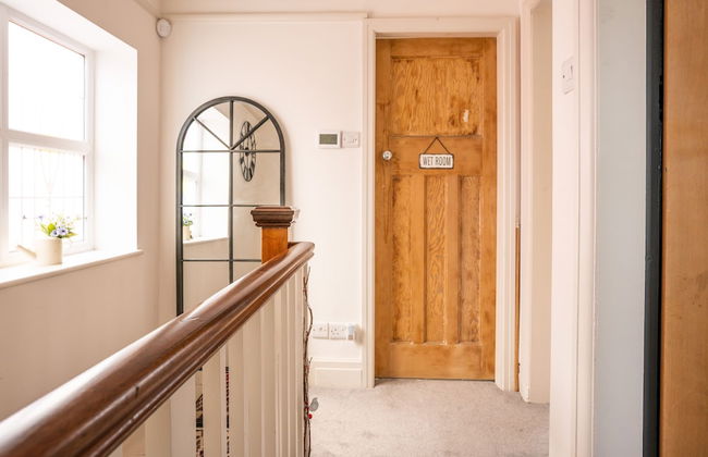 Contemporary Bright House 20 Min To Manc - Photo 45