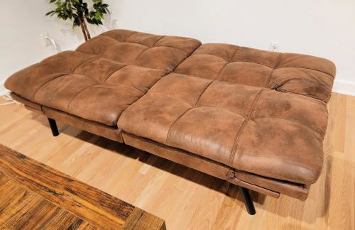 Private and large 2 bedroom house with Pool table, backyard and office near attractions - Foto 13