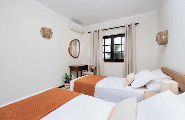 Colina Village - Photo 3