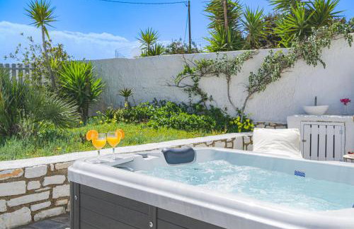 Irini's B & W house with jacuzzi - Photo 35