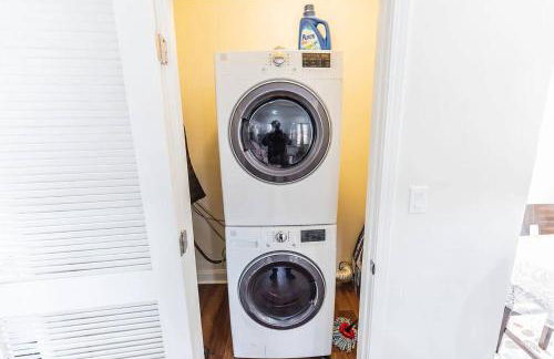 Modern 5BR with Full Kitchen, Game Room, Fenced Yard and BBQ Grill - Foto 53