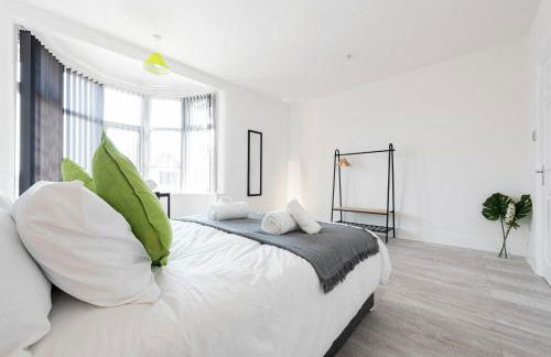 Jasmine Villa B - Ideal for QMC & Uni - Free parking - Photo 12