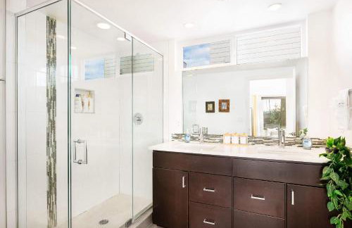 Designer Fremont Retreat w Mount Views & Office - Photo 23