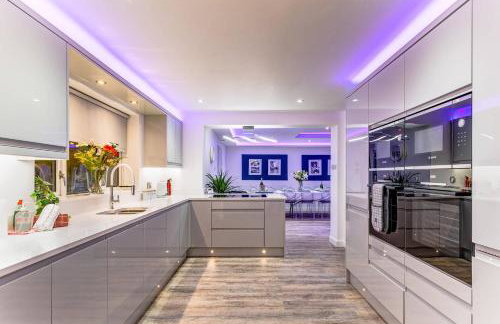 Clock Tower Cottage by Ashgrove Leisure - Foto 12