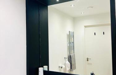 Luxury Corner Apartment by Cambridge Station with Free Allocated Underground Parking & Flexible Beds - Foto 8