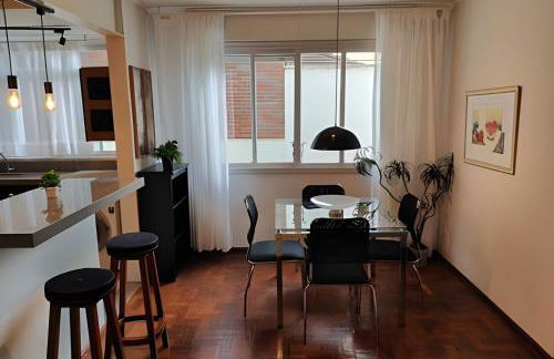 SUPERPRÁTICO-Amplo Apê com Garagem em bairro nobre - Foto 9