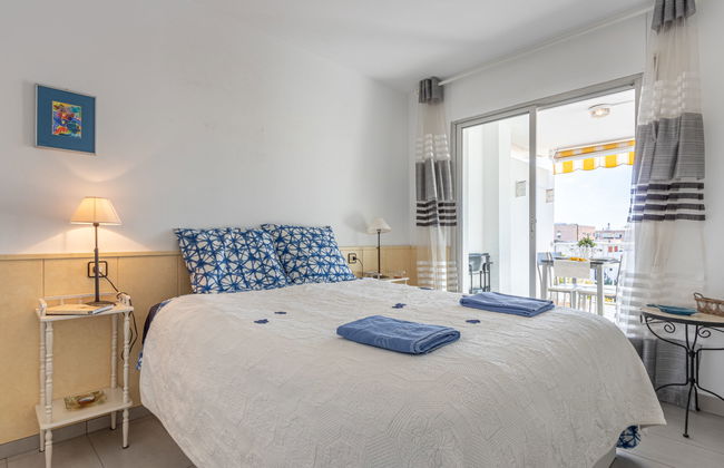 2 bedroom Apartment in Castelló d'Empúries - Photo 4