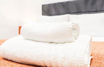 The Rye Retreat - 1BR Modern Design with Smart TV & Secure Underground Parking in Central High Wycombe HP13, Sleeps 3 - Foto 45