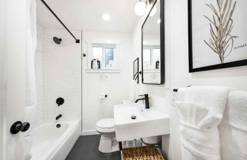 Newly Modern 4BR2BA Rambler by Super Market - Foto 33