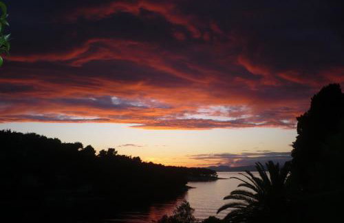 Sunset by the sea - Photo 4