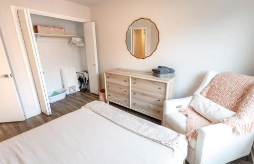 Comfy Family Home, Walkable Neighborhood + Patio! - Foto 53