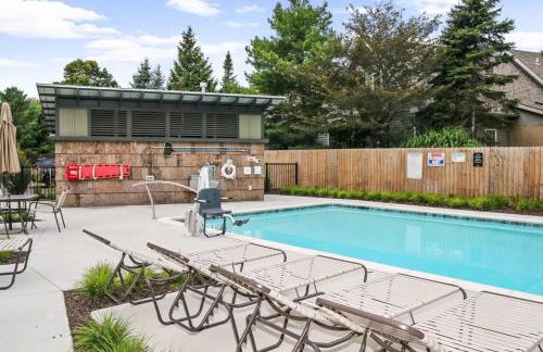 Luxe by the Lake - Pool Access - Photo 2