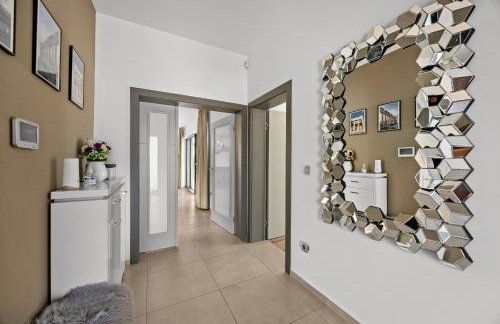 Villa Ula in Pula with heated pool, sauna & private tennis court - Photo 15