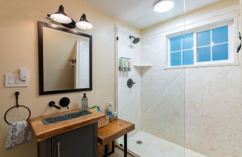 Secluded Forest Cabin with Hot Tub and Private Waterfall - Foto 33