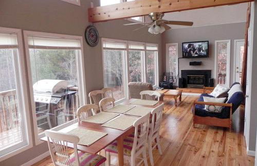 Well-Equipped Cabin Great for Families in Helen, Georgia - Foto 5