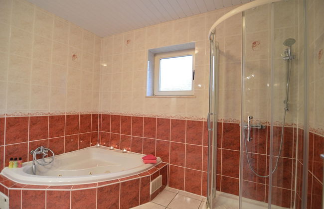 Holiday Home in Waimes With Pool & Sauna - Foto 24