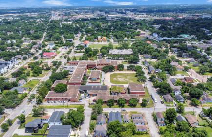 Tranquil Downtown Escape with Backyard - Photo 72