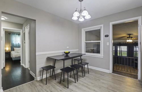 Charming Retreat in the Heart of Des Plaines residence - Foto 8