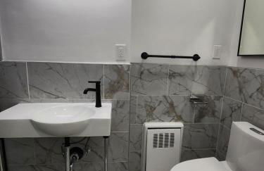 Luxury Modern Loft with Balcony Near MetLife & NYC - Foto 18