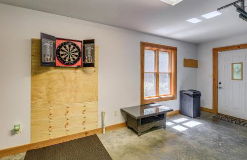 Luxe Mountain Escape with Hot Tub and Gym Near Boone! - Foto 31